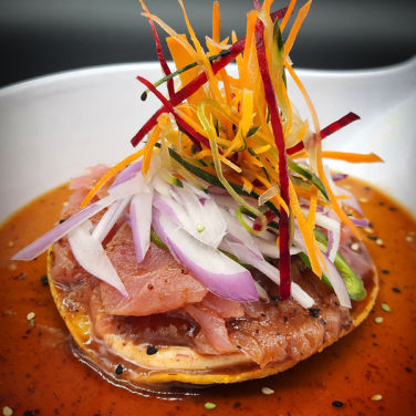 Tostada de Salmon El Flotante Restaurante